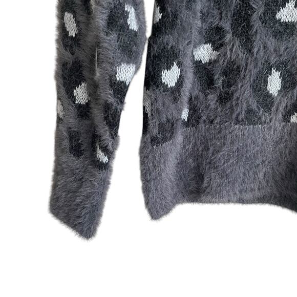 Time & Tru Women Tunic Sweater S Gray Animal Print Fuzzy Soft Academia Travel - Picture 6 of 10